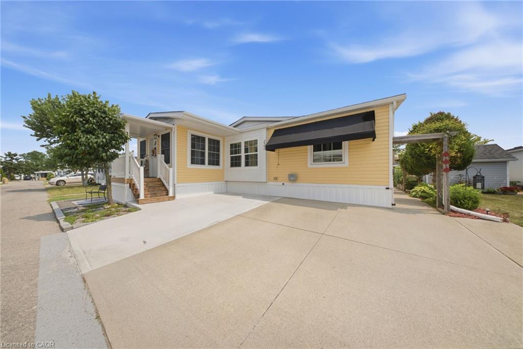 222-3033 Townline Road Property Photo 1