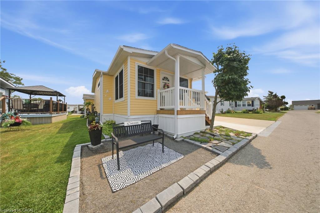 222-3033 Townline Road Property Photo 3