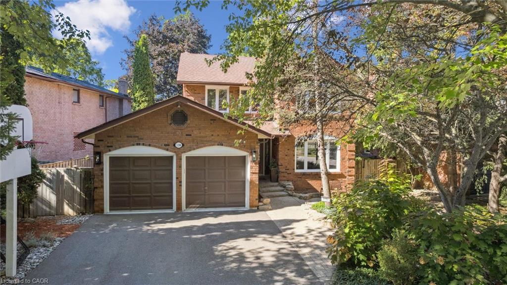 1194 Queen Victoria Avenue Property Photo 2