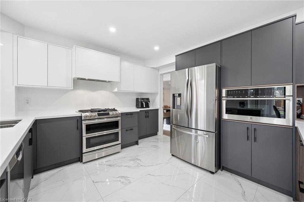 1194 Queen Victoria Avenue Property Photo 15