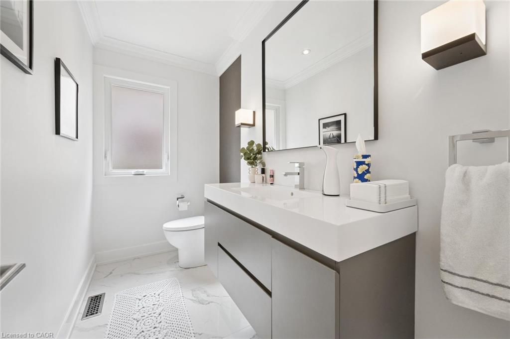 1194 Queen Victoria Avenue Property Photo 19
