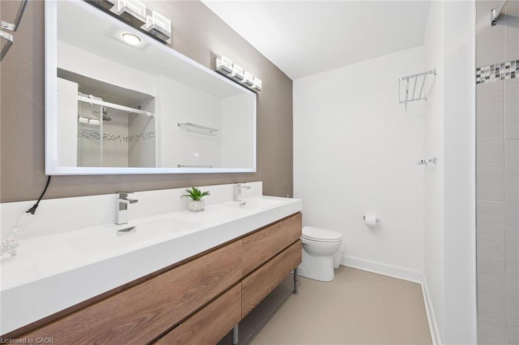 1194 Queen Victoria Avenue Property Photo 31