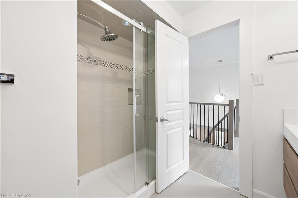1194 Queen Victoria Avenue Property Photo 32