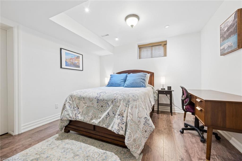 1194 Queen Victoria Avenue Property Photo 35