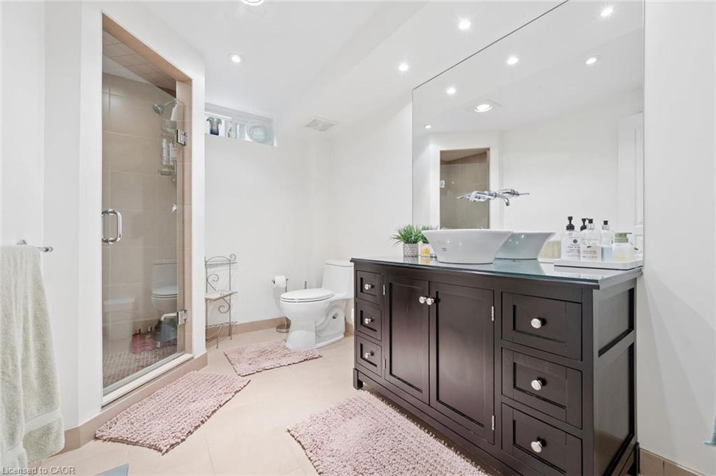 1194 Queen Victoria Avenue Property Photo 38