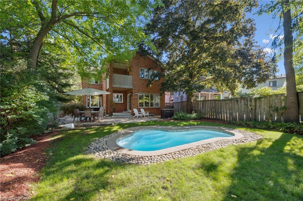 1194 Queen Victoria Avenue Property Photo 44