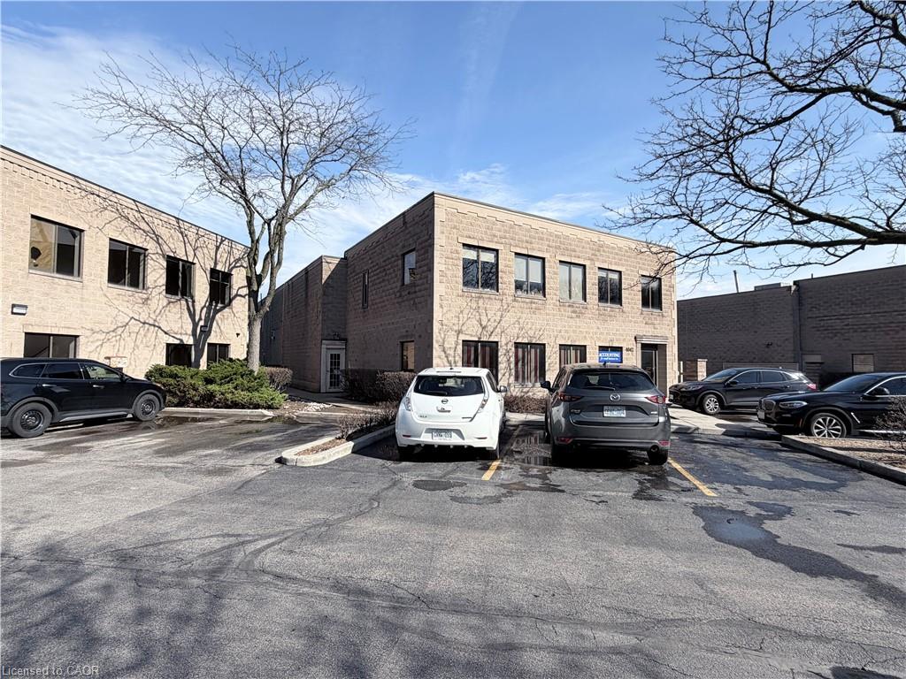 4-4042 Mainway Street Property Photo 5