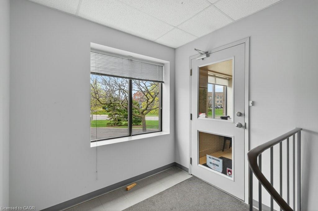 4-4042 Mainway Street Property Photo 10