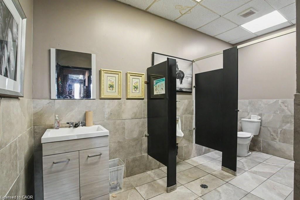 2-1654 Wilson Street W Property Photo 15