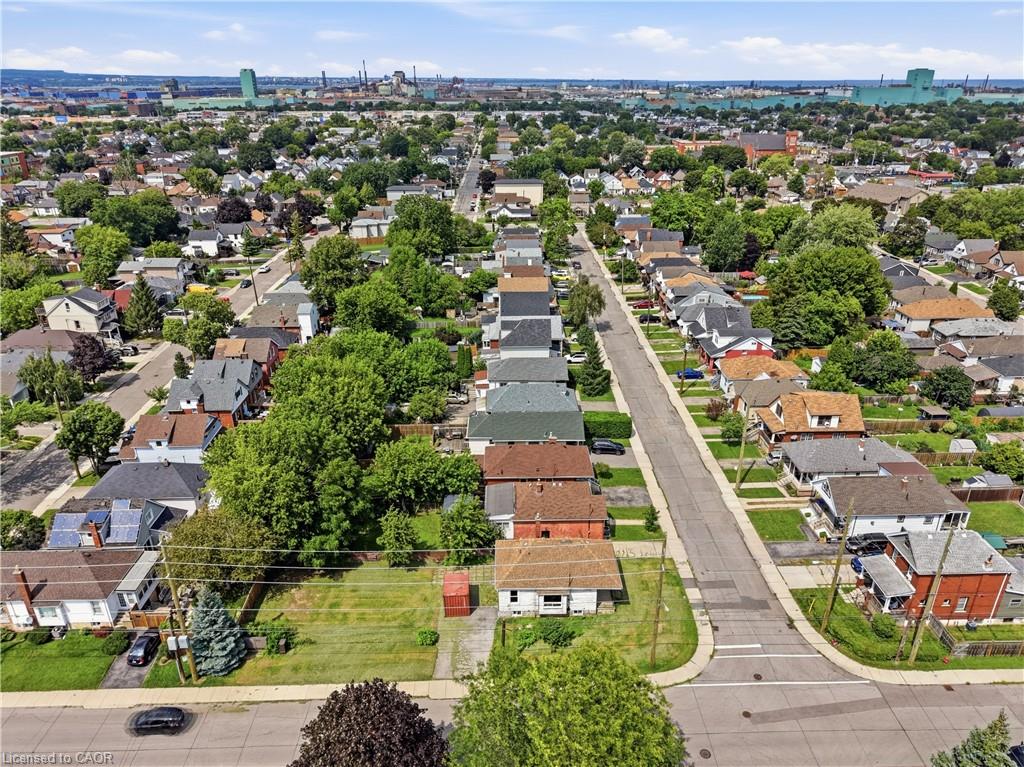 67 Huxley Avenue N Property Photo 2