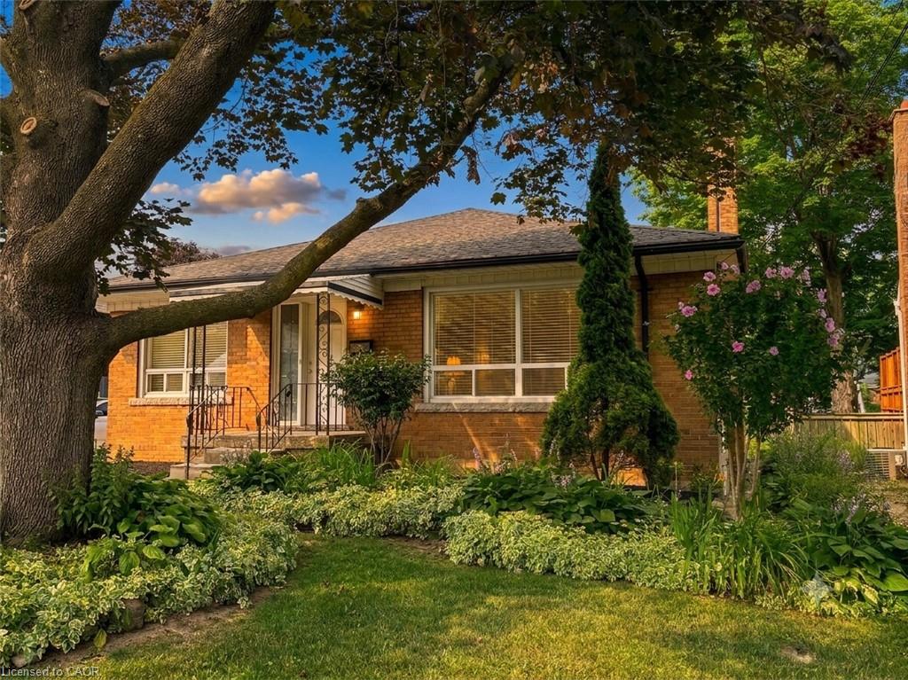 20 Lloyd Manor Road
