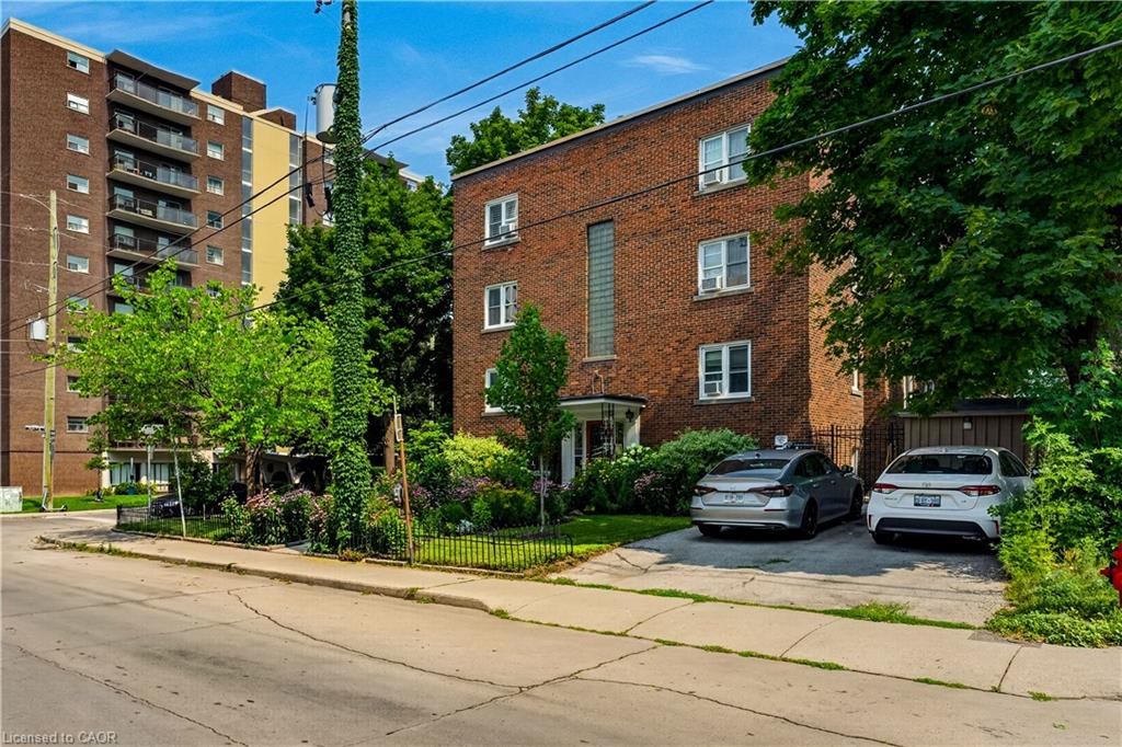 104-60 Robinson Street Property Photo 5
