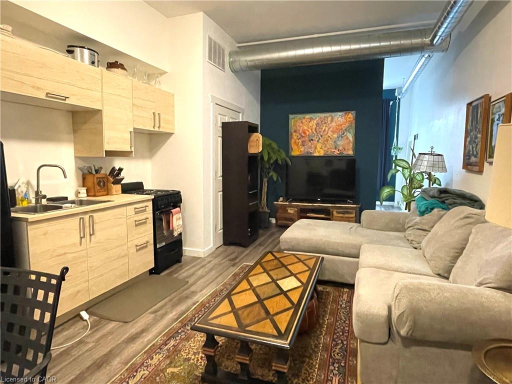 91 James Street N Property Photo 3