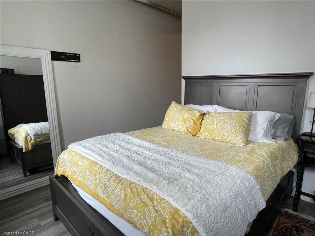 91 James Street N Property Photo 7