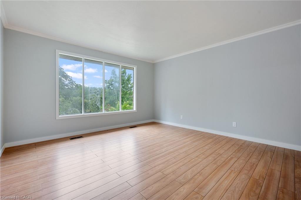 11 Glenda Street Property Photo 3