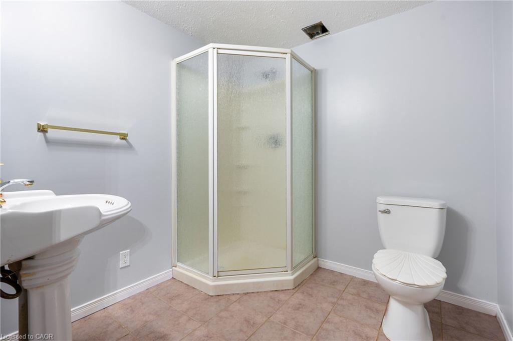 11 Glenda Street Property Photo 13