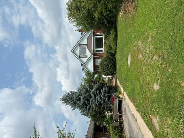 2-1031 Fennell Avenue E Property Photo 1