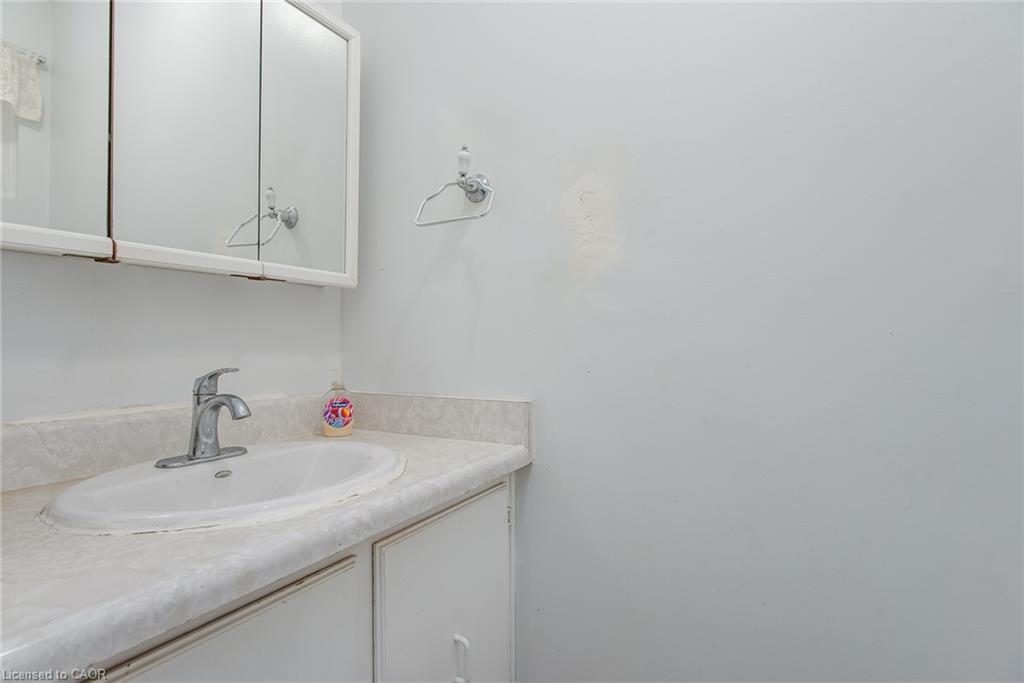 C-304 Bluevale Street N Property Photo 18
