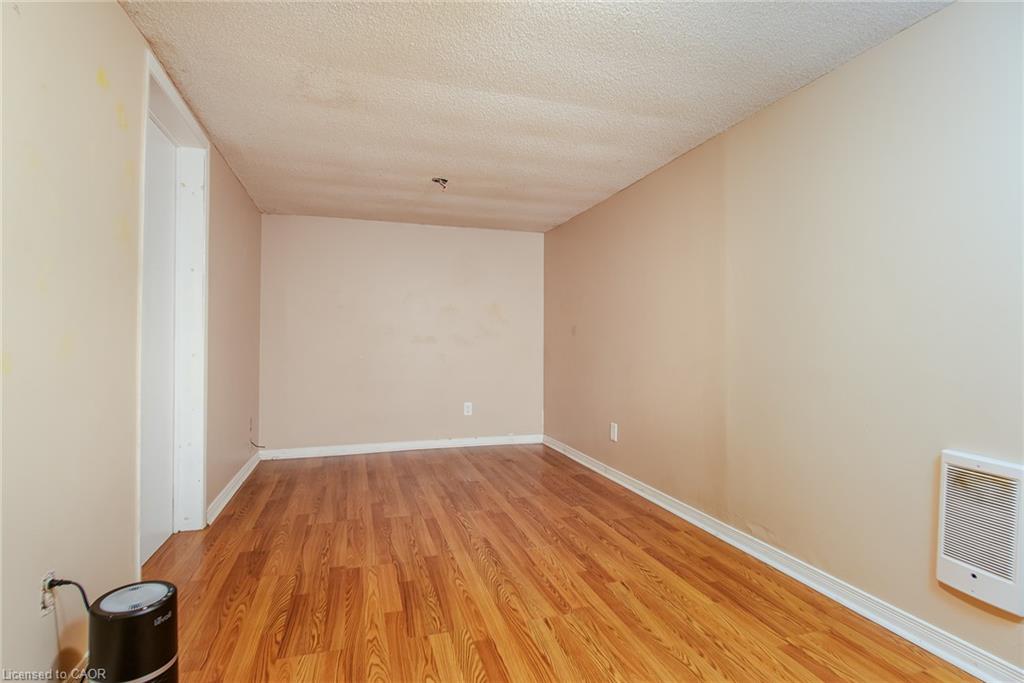 C-304 Bluevale Street N Property Photo 27
