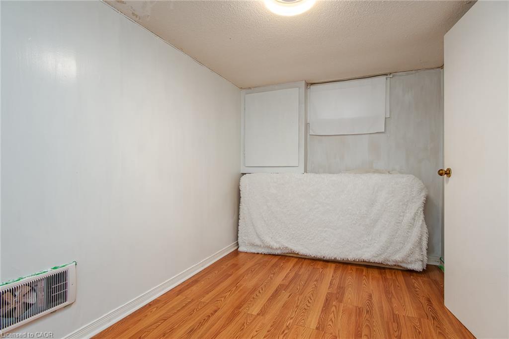 C-304 Bluevale Street N Property Photo 31