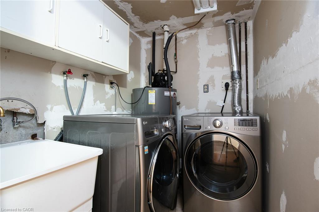 C-304 Bluevale Street N Property Photo 33