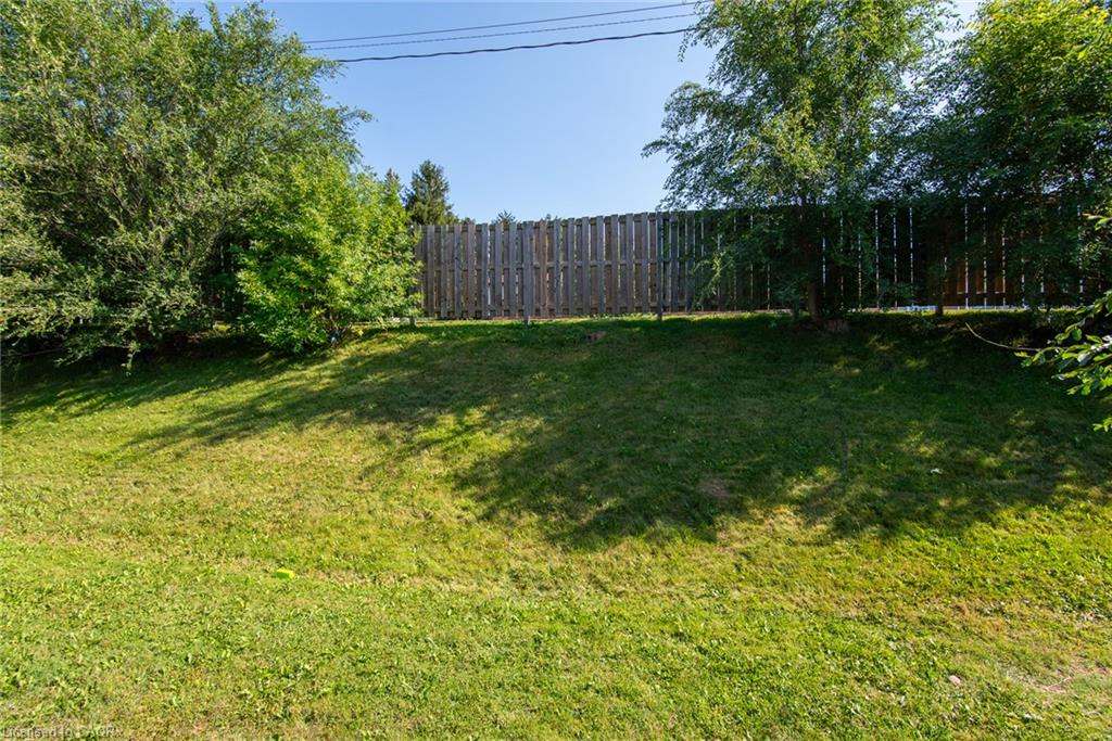 C-304 Bluevale Street N Property Photo 35