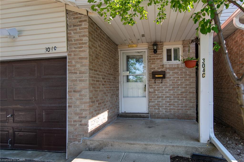 C-304 Bluevale Street N Property Photo 37