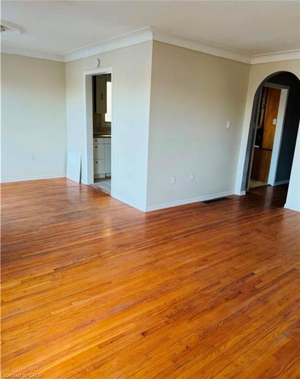 636 Mohawk Road E Property Photo 2