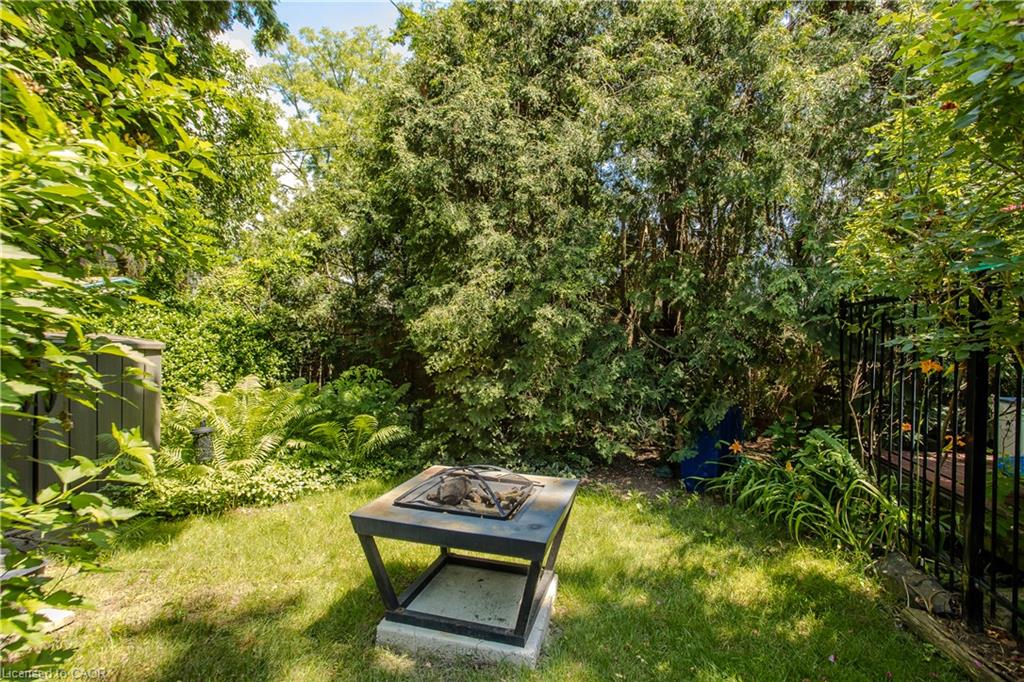 569 Locust Street Property Photo 7
