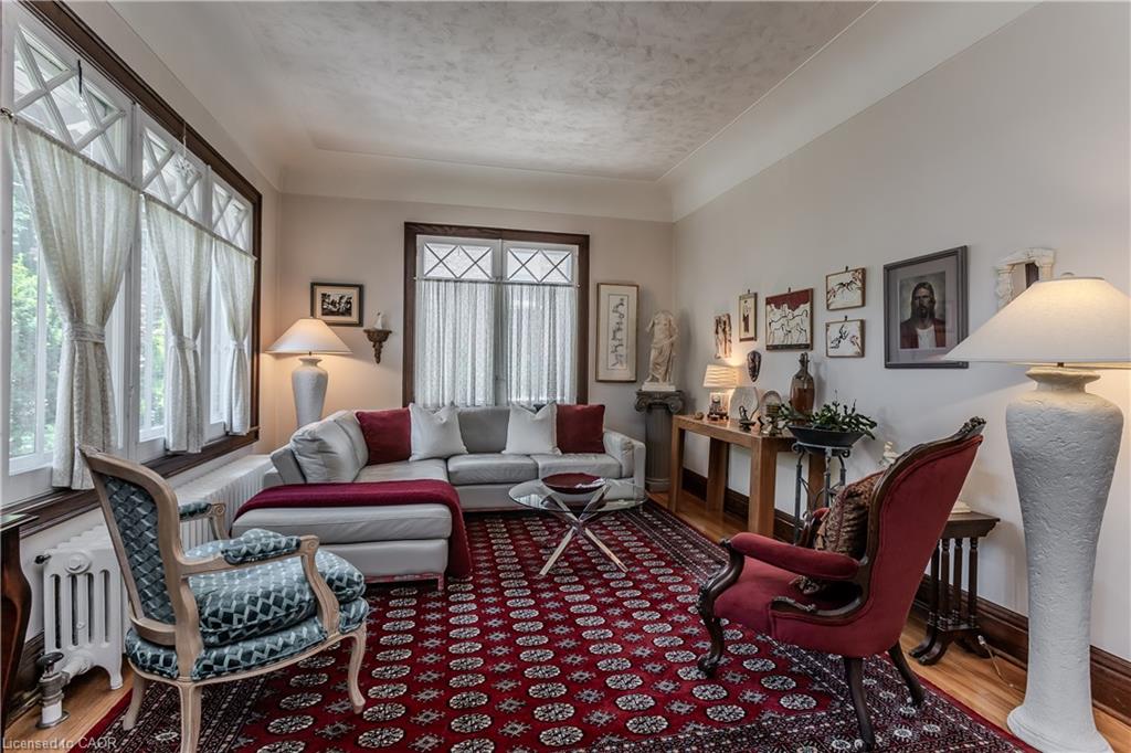 569 Locust Street Property Photo 10