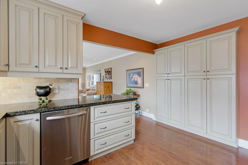 228 Glenariff Drive Property Photo 15