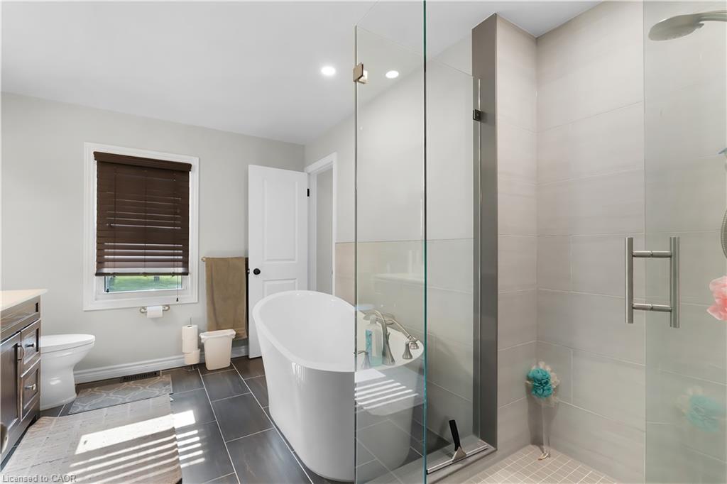 1645 King Street N Property Photo 1
