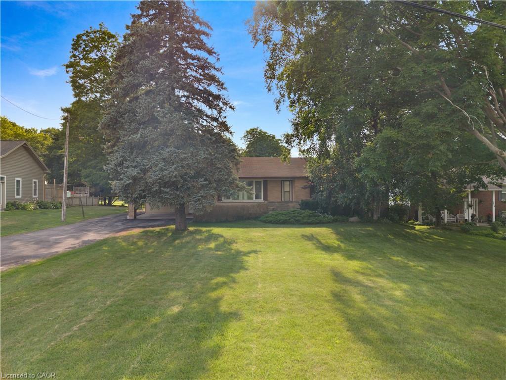 1645 King Street N Property Photo 5