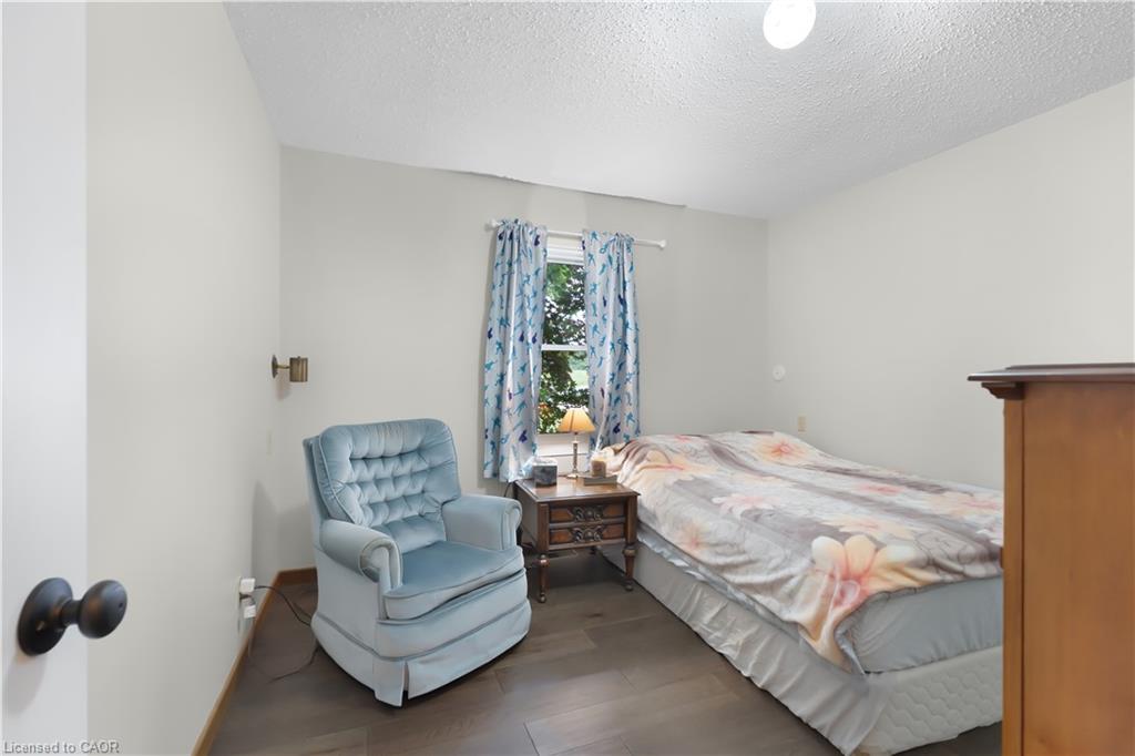 1645 King Street N Property Photo 22