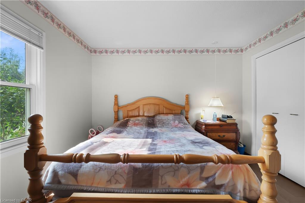 1645 King Street N Property Photo 23