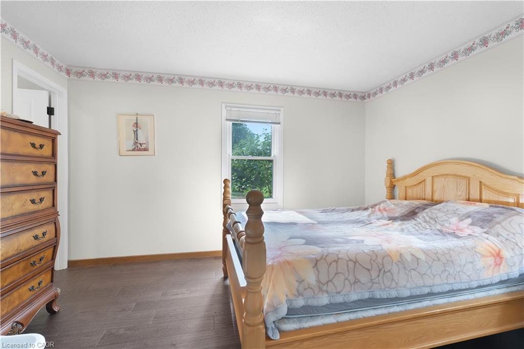 1645 King Street N Property Photo 24