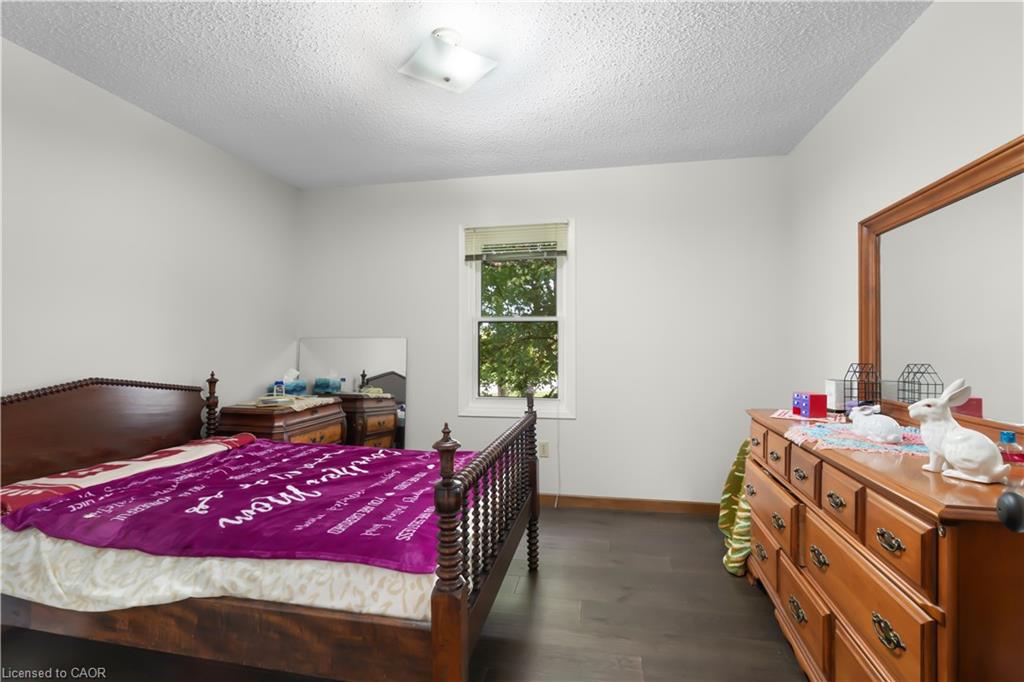 1645 King Street N Property Photo 25