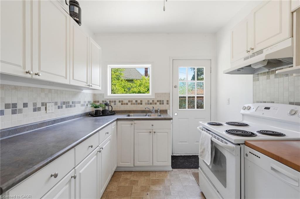 37 Maplewood Avenue Property Photo 7