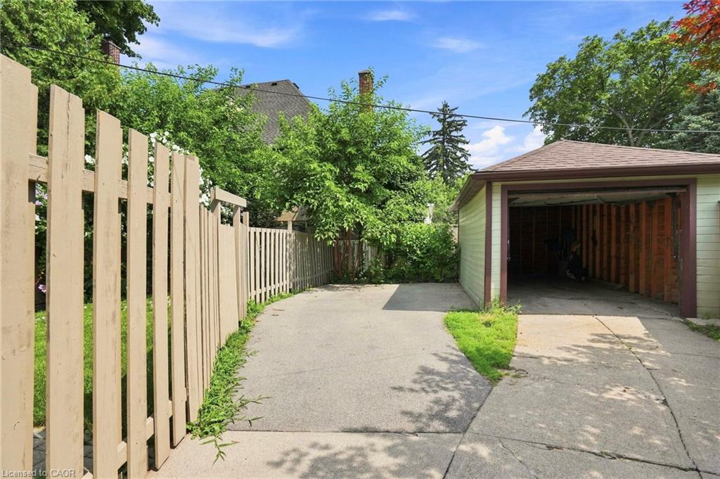 37 Maplewood Avenue Property Photo 25