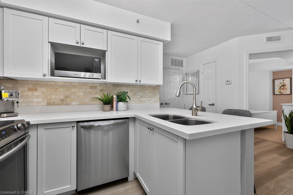 306-2065 Appleby Line Property Photo 14