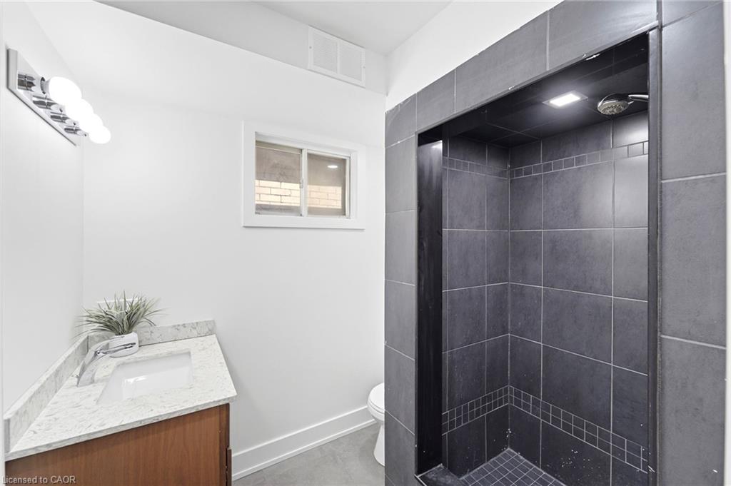 968 Main Street E Property Photo 20