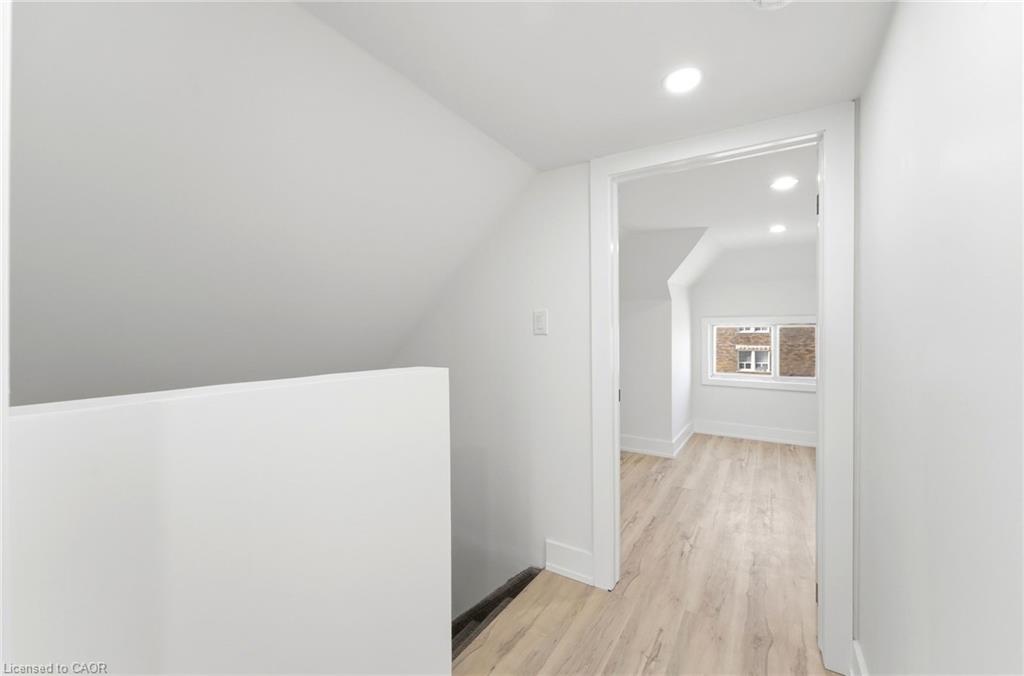 968 Main Street E Property Photo 25