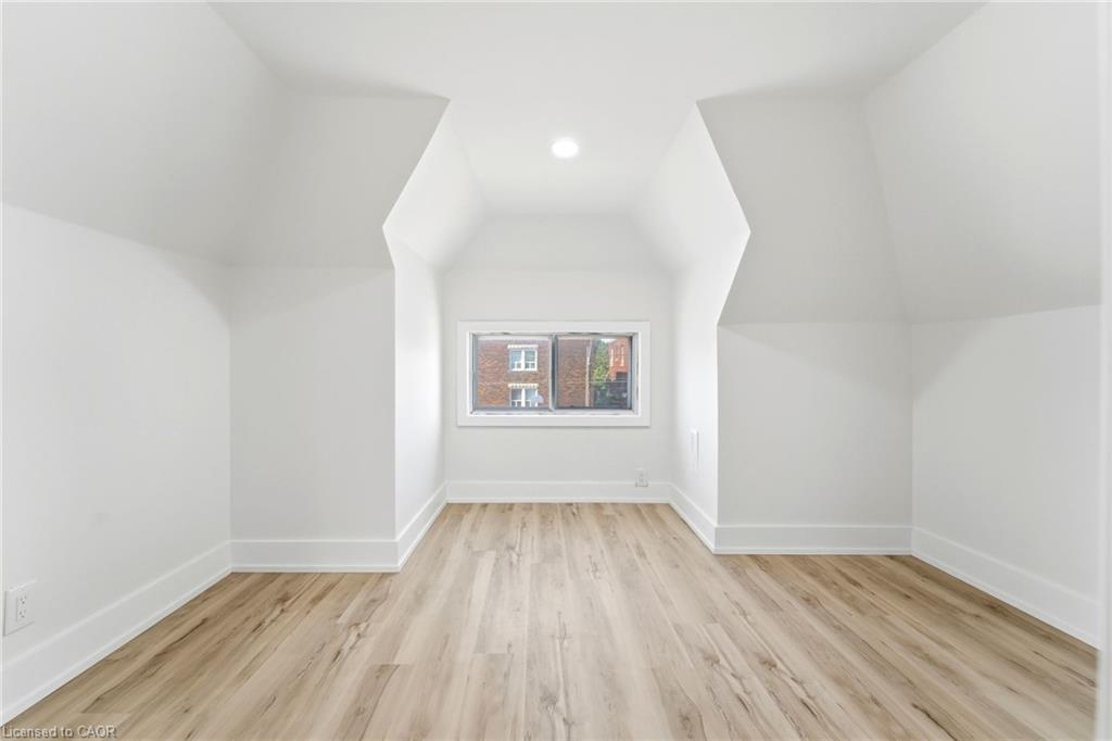 968 Main Street E Property Photo 26