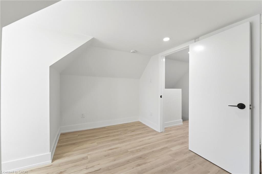 968 Main Street E Property Photo 29