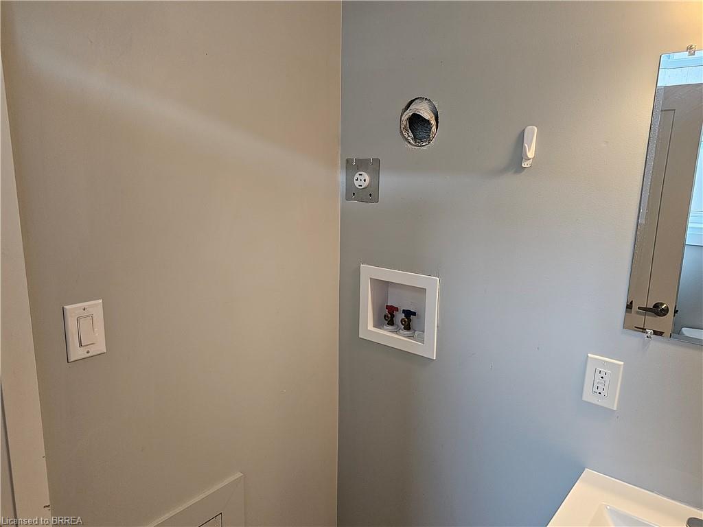 5-427 Colborne Street Property Photo 4