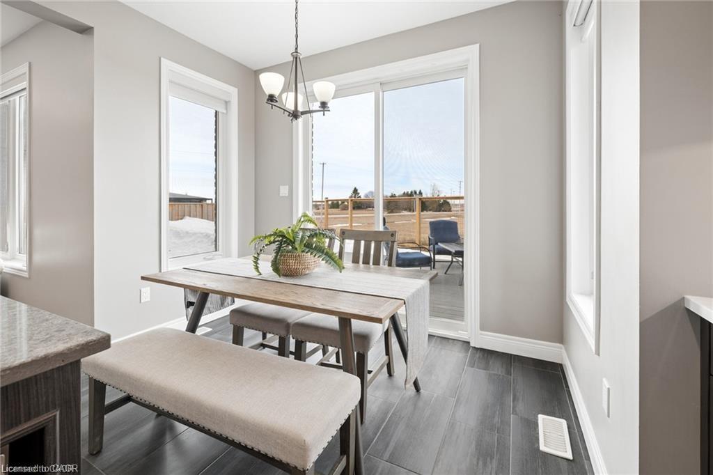 10 Sparrow Crescent Property Photo 13