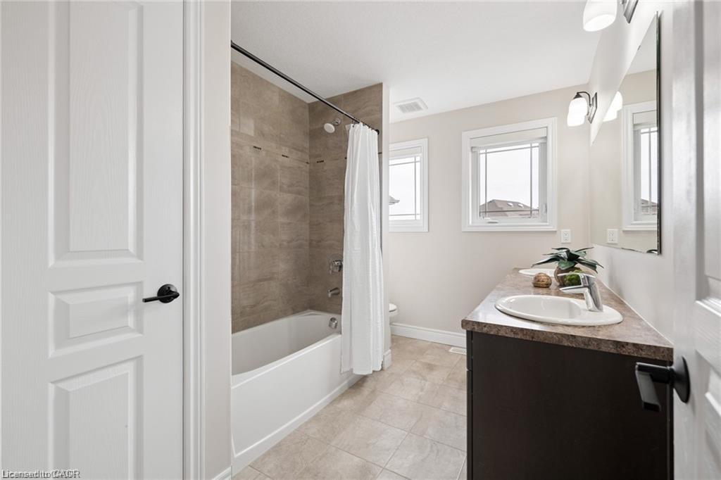 10 Sparrow Crescent Property Photo 32