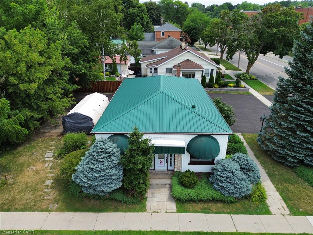 205 Norfolk Street N Property Photo 1