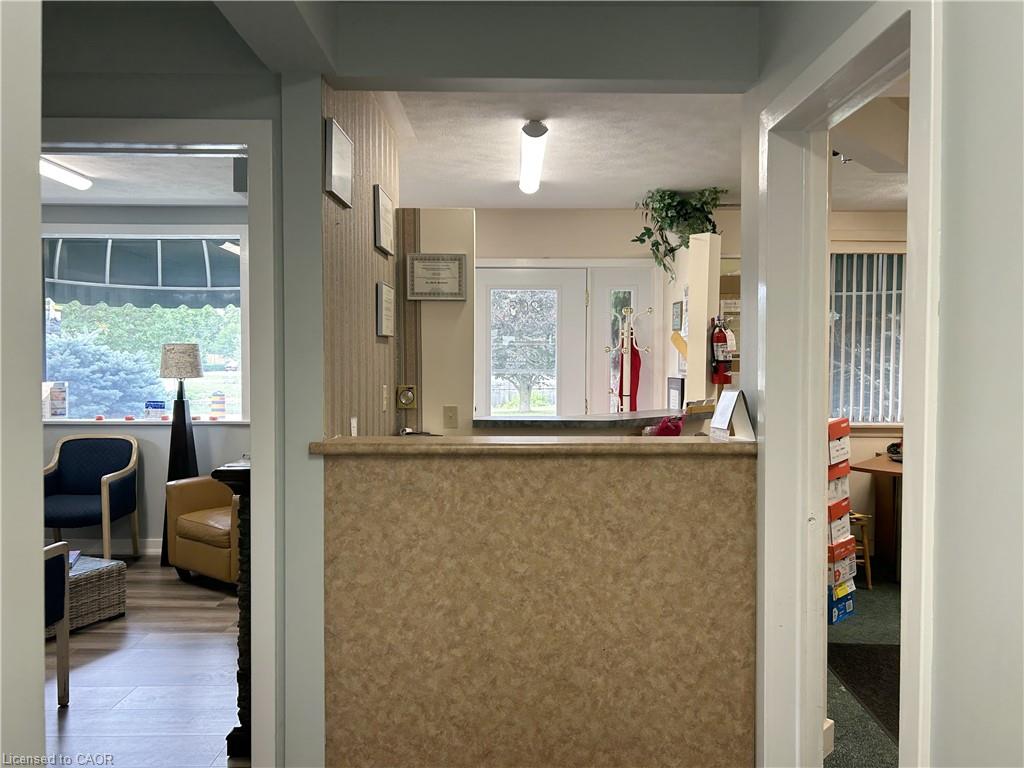 205 Norfolk Street N Property Photo 12