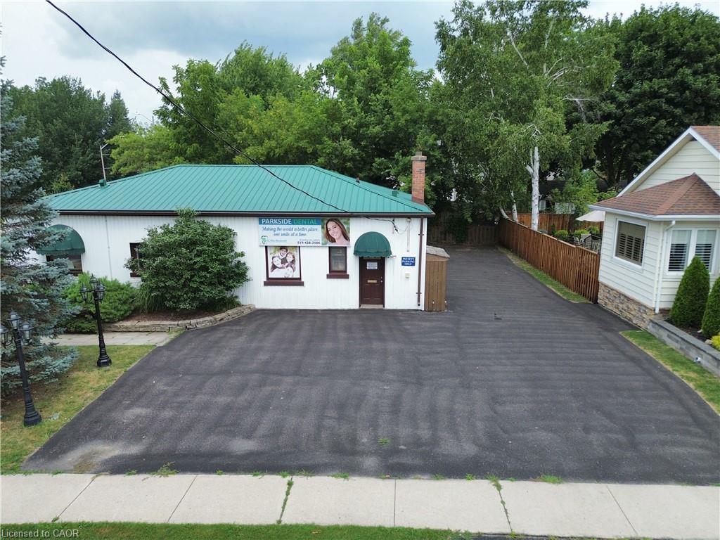205 Norfolk Street N Property Photo 27